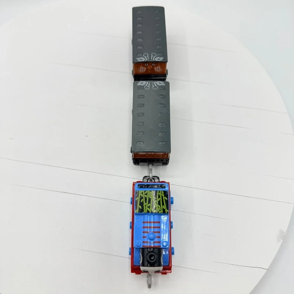 Thomas & Friends Take N Play Along Diecast Train THOMAS, ANNIE & CLARABEL